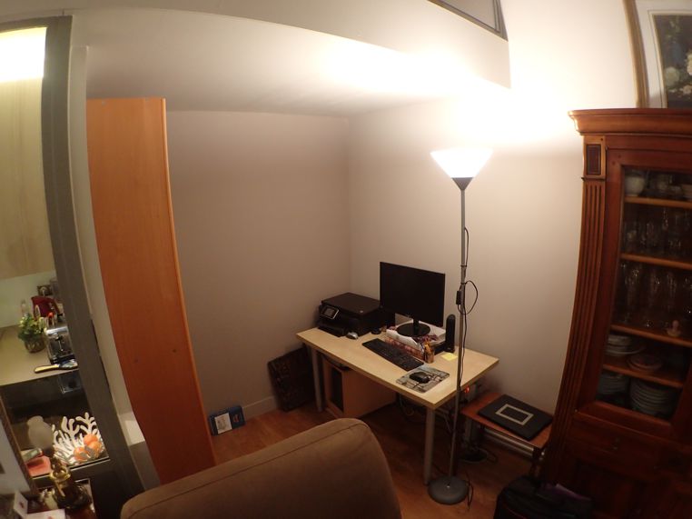 Dans un bel appartement Croix-Roussien entièrement rénové.