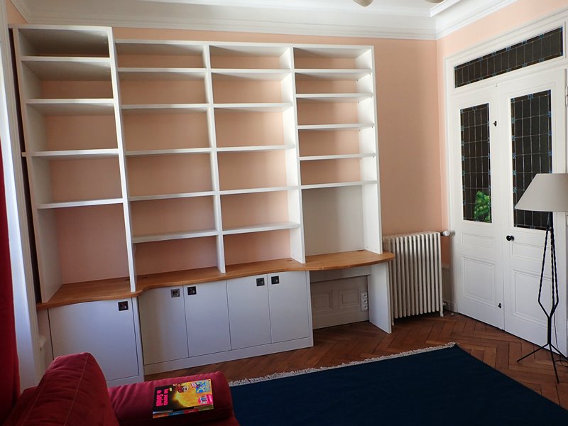 Notez que les fonds couleur mur allègent vraiment l'ensemble qui est pourtant très grand (3m x 3m)
