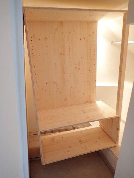 Le petit meuble va bien arriver à trouver sa place...
