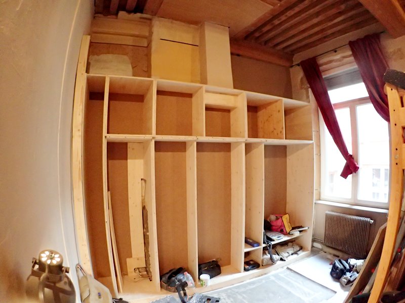 Montage des caissons du haut.
