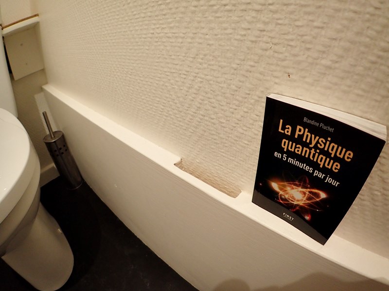Nous avons mis une planche usinée de manière à orienté le flux vers le haut, ce qui élimine le problème.