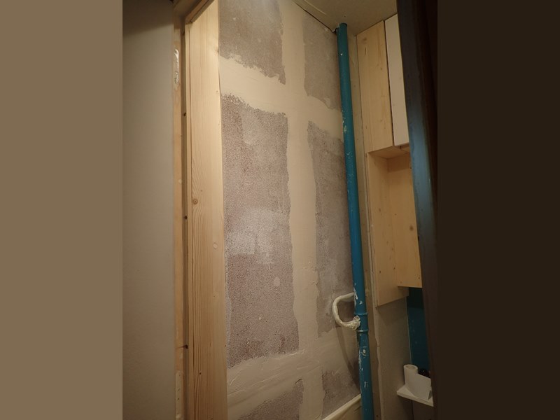 Bandes à joint pour empêcher l'apparition de fissures dans l'enduit.