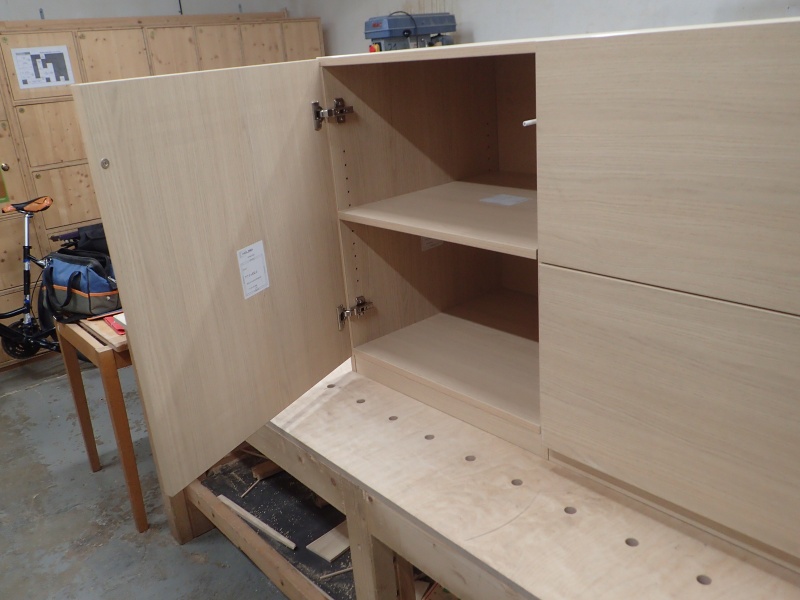 Module de droite sous le bureau