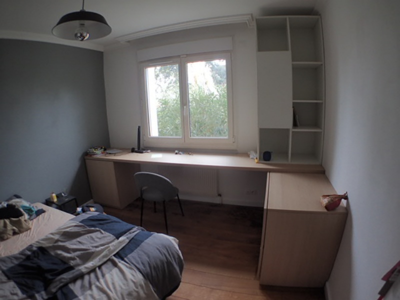 le module haut se fondant dans les murs