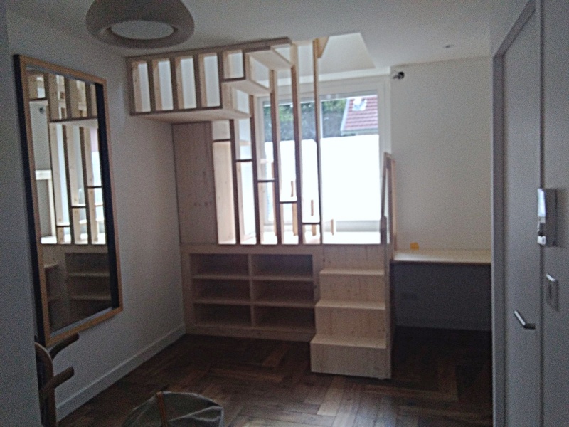 Un escalier-meuble-claustra complètement fou!