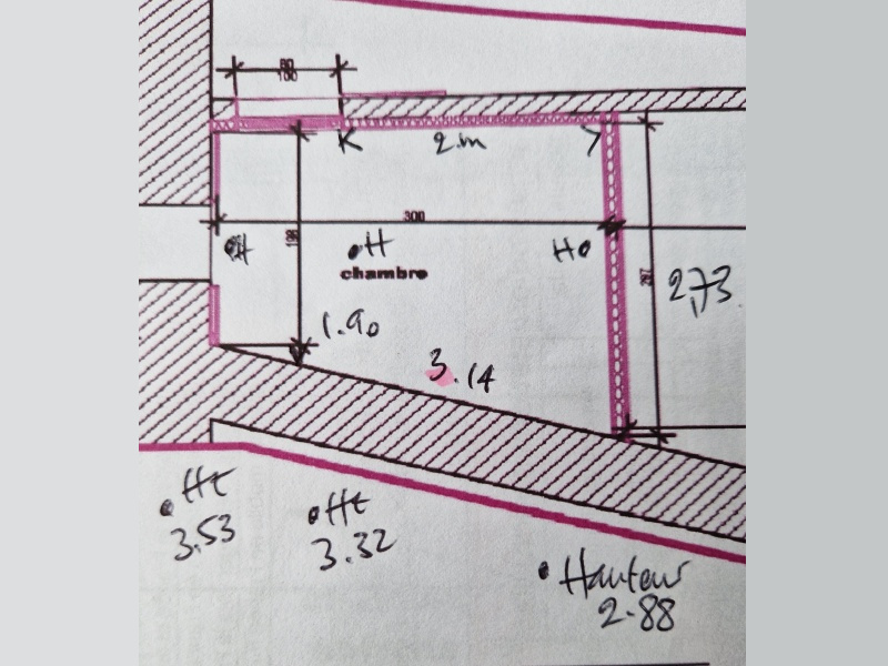 Le plan de cette petite pièce recevant les lits.