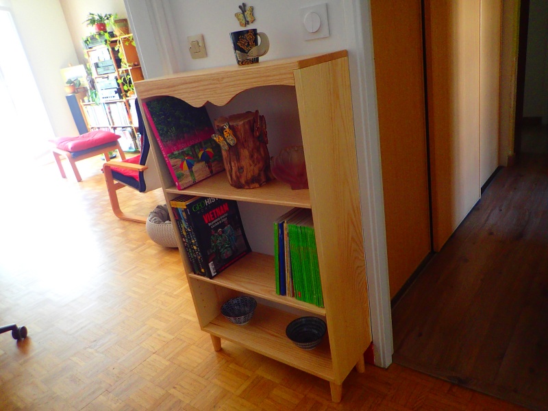 Petit meuble en frêne