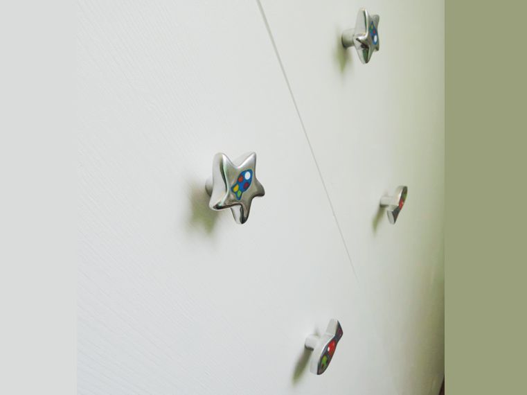 4 petits boutons sympas à la hauteur des petits et les grands!