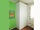 Une armoire de 1m20 x 2m40 minimaliste, jointée aux murs et à 2 portes toute hauteur