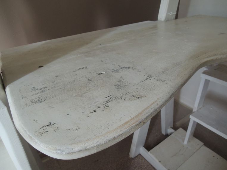 Une peinture standard très dégradée nécessitait vraiment une mise à jour.