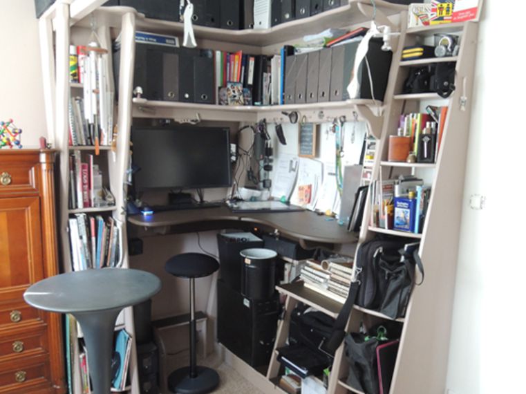 Un bureau en bois massif original