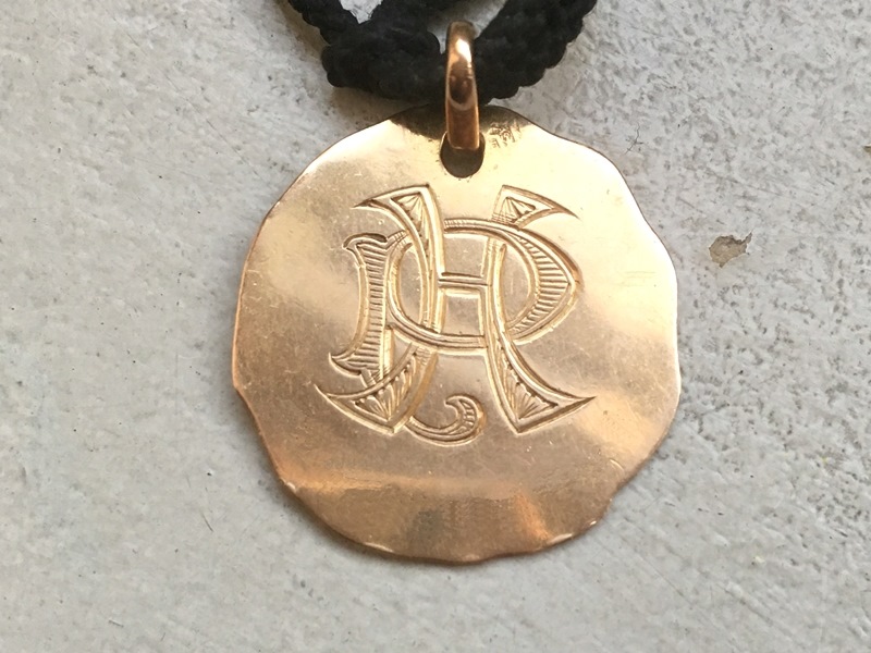 Le pendentif de naissance